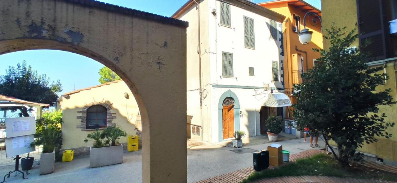 The View - Sunset & Relax - Suite - Appartamenti Vista Lago Passignano sul Trasimeno Εξωτερικό φωτογραφία